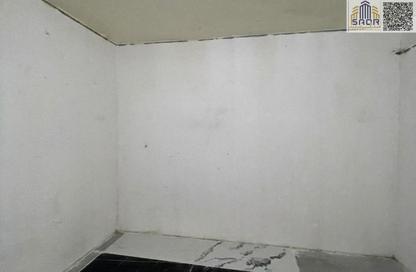 عمارة بالكامل - 8 غرف نوم - 8 حمامات للايجار في الجرف الصناعية 2 - الجرف الصناعية - عجمان