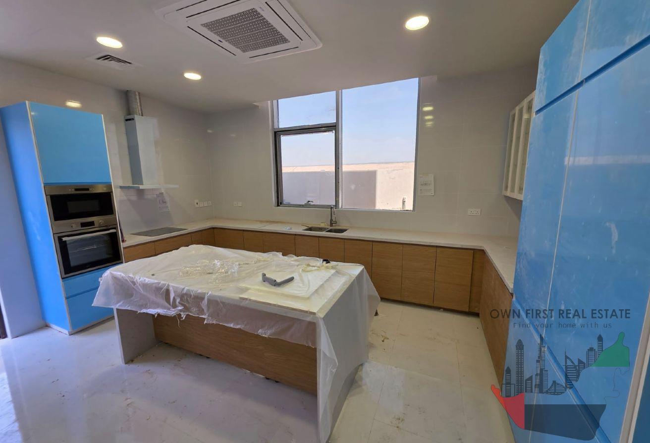 BRAND-NEW | 5BR VILLA| PRIVATE POOL & LIFT| VACANT photo 13