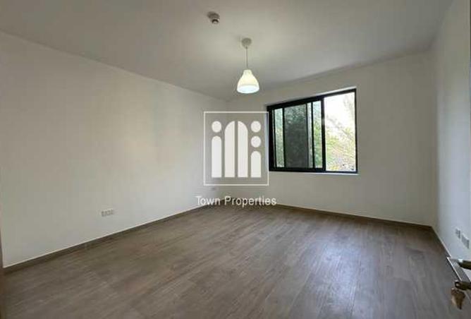 2-bed townhouse in Al Ghadeer 2 · Maid's room — photo 2