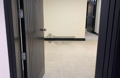 Apartment - 3 Bedrooms - 3 Bathrooms for rent in Al Muraqqabat - Deira - Dubai
