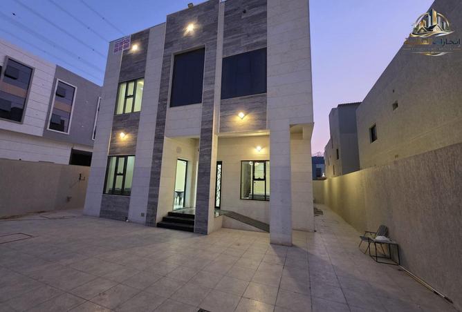 102004744 - Property Main Image