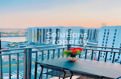 Apartment - 1 Bedroom - 2 Bathrooms for rent in Waters Edge - Yas Island - Abu Dhabi