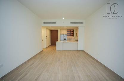 Apartment - 2 Bedrooms - 2 Bathrooms for rent in Holland Gardens - Town Square - Dubai