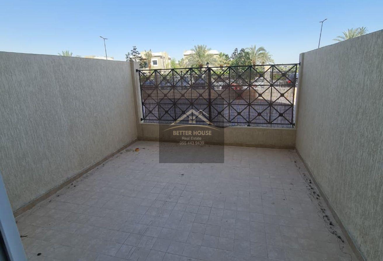 Studio | Balcony | Covered Parking | Vacant photo 9
