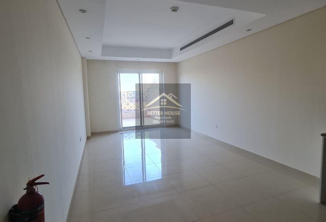 Studio | Balcony | Covered Parking | Vacant photo 4