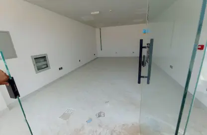 Shop - Studio - 1 Bathroom for rent in Ajman Global City - Al Alia - Ajman