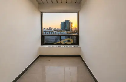 Apartment - 3 Bedrooms - 4 Bathrooms for rent in Al Muraqqabat - Deira - Dubai