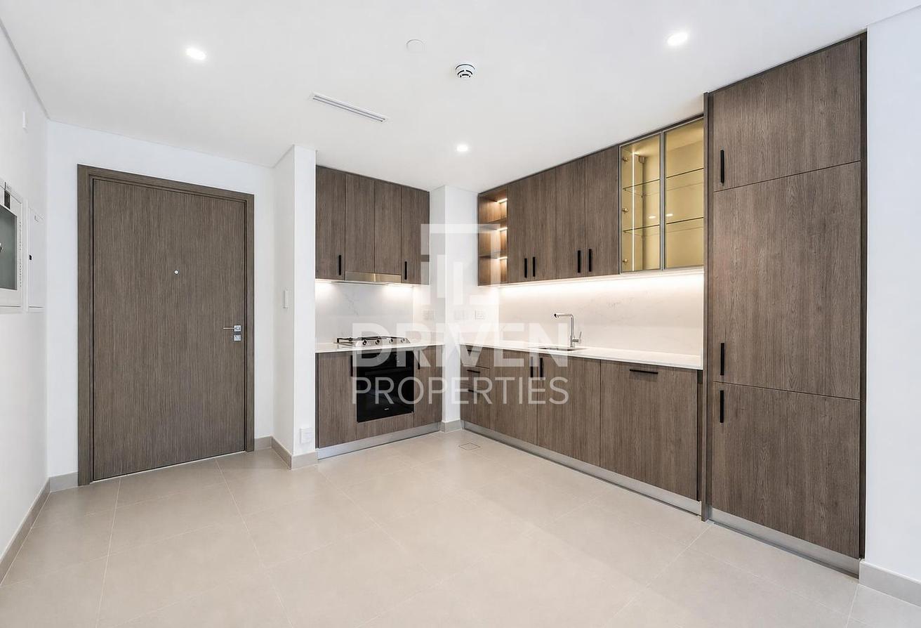 Elegant Apt | Community View | Modern Living photo 10