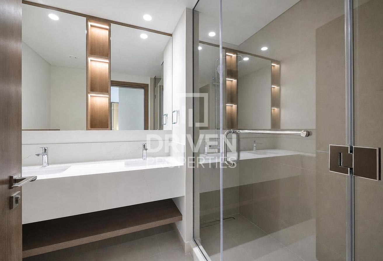 Elegant Apt | Community View | Modern Living photo 13