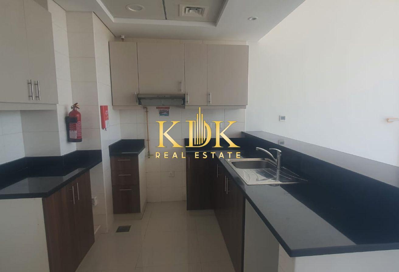 High Floor | Spacious Unit | Ready to Move photo 5