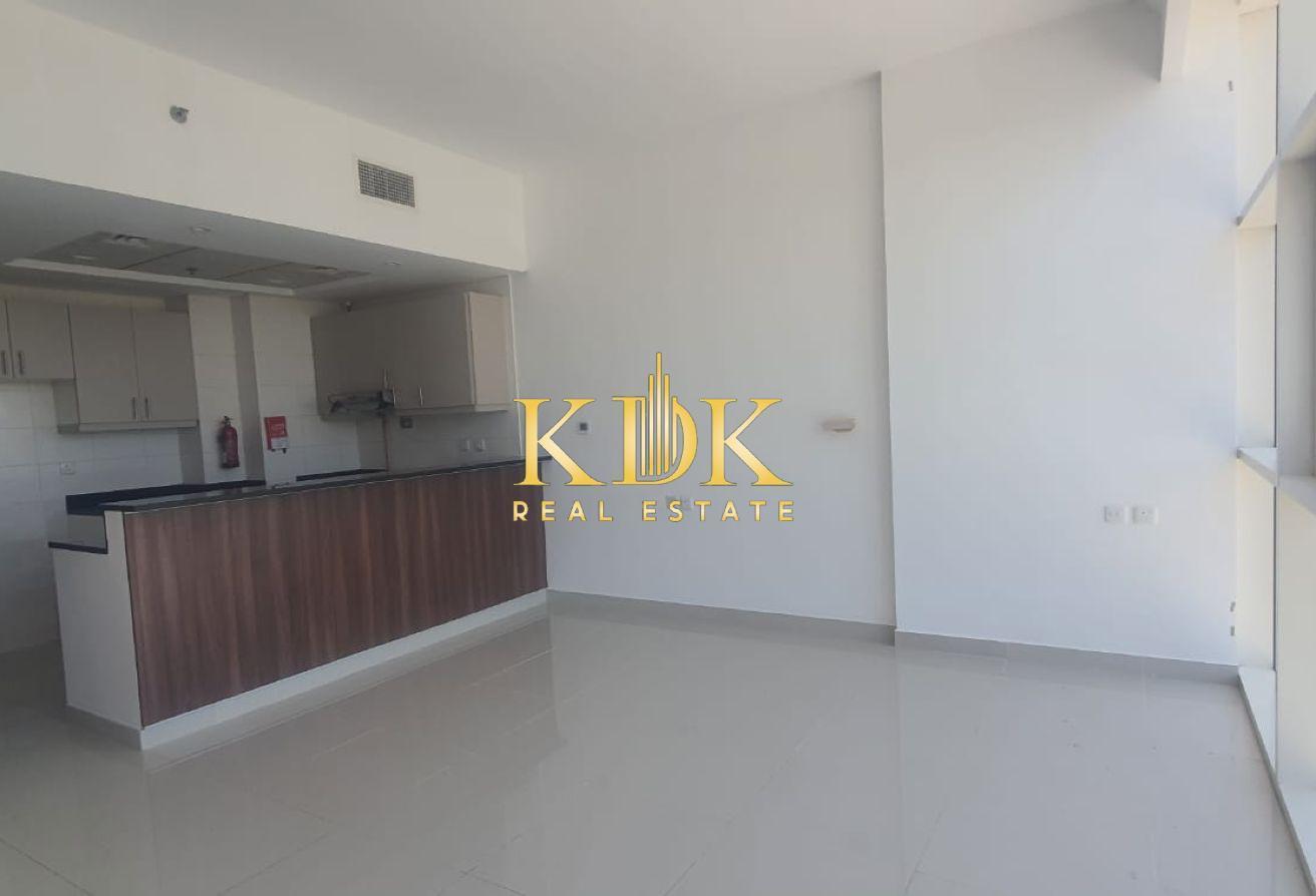 High Floor | Spacious Unit | Ready to Move photo 4