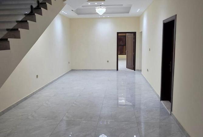 74234743 - Property Image 2