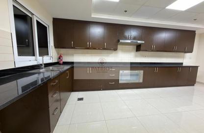 Apartment - 3 Bedrooms - 5 Bathrooms for rent in Duja Tower - Sheikh Zayed Road - Dubai Apartment - 3 Bedrooms - 5 Bathrooms for rent in Duja Tower - Sheikh Zayed Road - Dubai