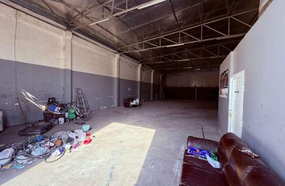 Warehouse - Studio - 1 Bathroom for rent in Industrial Building 13 - Industrial Area 13 - Sharjah Industrial Area - Sharjah