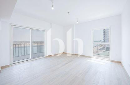 Apartment - 3 Bedrooms - 3 Bathrooms for rent in Waters Edge - Yas Island - Abu Dhabi Apartment - 3 Bedrooms - 3 Bathrooms for rent in Waters Edge - Yas Island - Abu Dhabi
