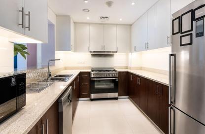 Apartment - 3 Bedrooms - 4 Bathrooms for rent in Boulevard Crescent Tower 1 - BLVD Crescent - Downtown Dubai - Dubai
