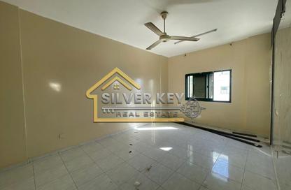 Apartment - 2 Bedrooms - 1 Bathroom for rent in Al Dhahri Building - Al Shuwaiheen - Sharjah