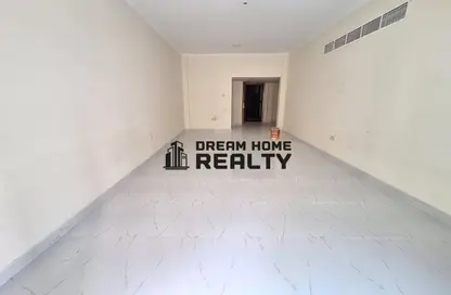 Apartment - 2 Bedrooms - 2 Bathrooms for rent in Yasmeen Tower - Al Majaz 2 - Al Majaz - Sharjah