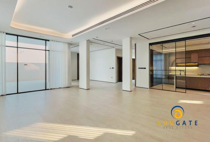 Furnished custom-built Villa , premium finishes