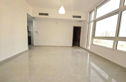 Apartment - Studio - 1 for rent in NR 4 - International City Phase 2 - Dubai Apartment - Studio - 1 for rent in NR 4 - International City Phase 2 - Dubai