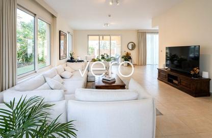 Villa - 4 - 5 for rent in Legacy Nova Villas - District 9 - Jumeirah Park - Dubai