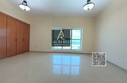 Apartment - 3 Bedrooms - 4 Bathrooms for rent in Cornish Tower - Al Rumaila - Ajman