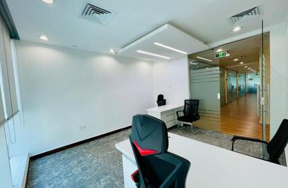 Office Space - Studio - 4 Bathrooms for rent in Hamdan Street - Abu Dhabi