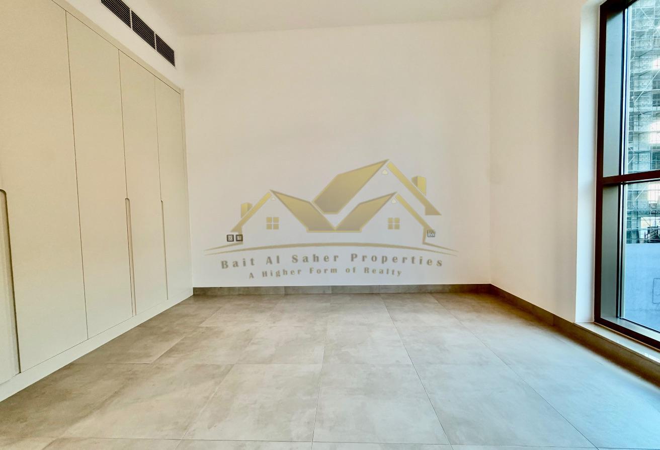 Amazing 1bhk with gym pool semi furnished 90k JGC photo 5