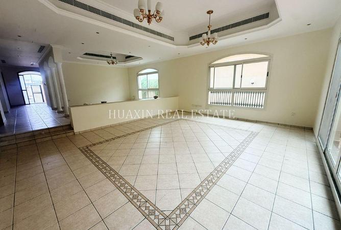 73847922 - Property Image 3