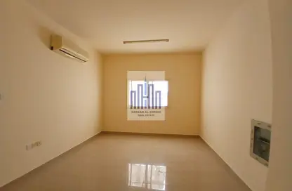 Apartment - 1 Bathroom for rent in Fire Station Road - Muwaileh - Sharjah