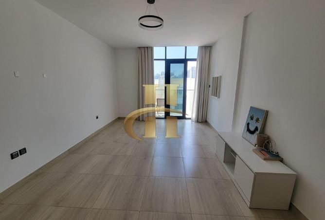 Spacious | Elegant | Luxury living | Vacant photo 3