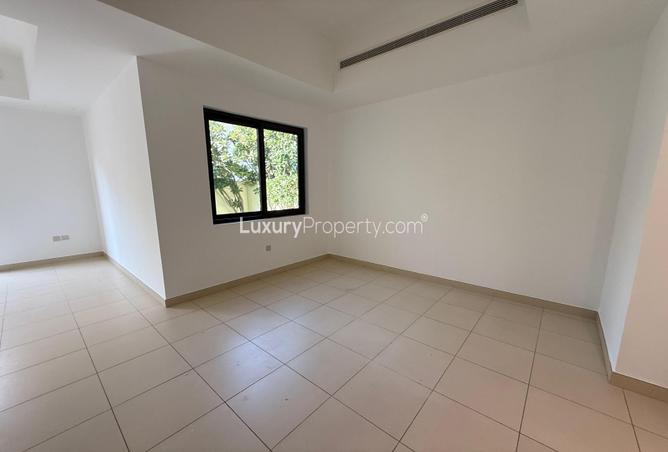 85327569 - Property Image 3