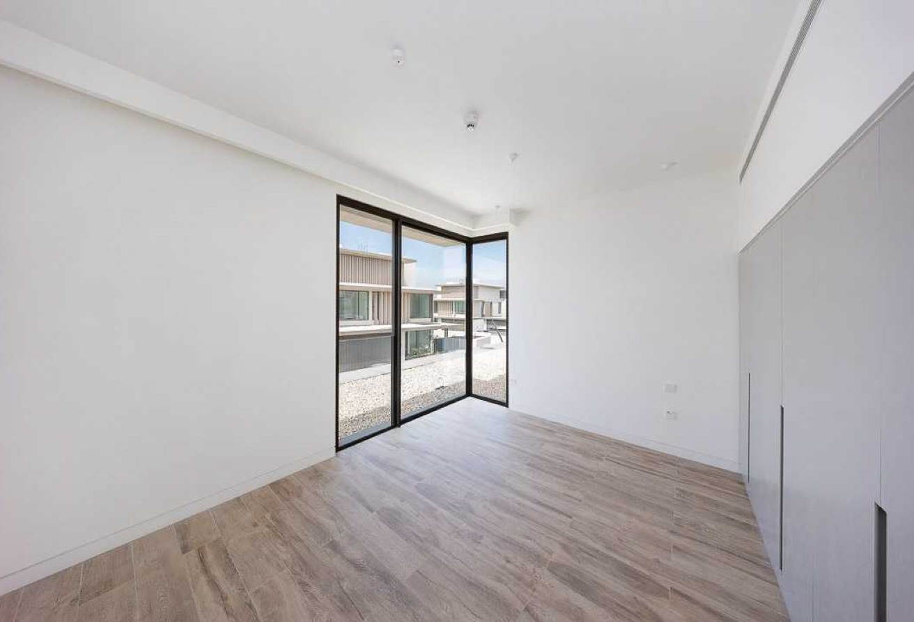 4 bedroom villa in Nad Al Sheba Gardens 2, Nad Al Sheba: 13