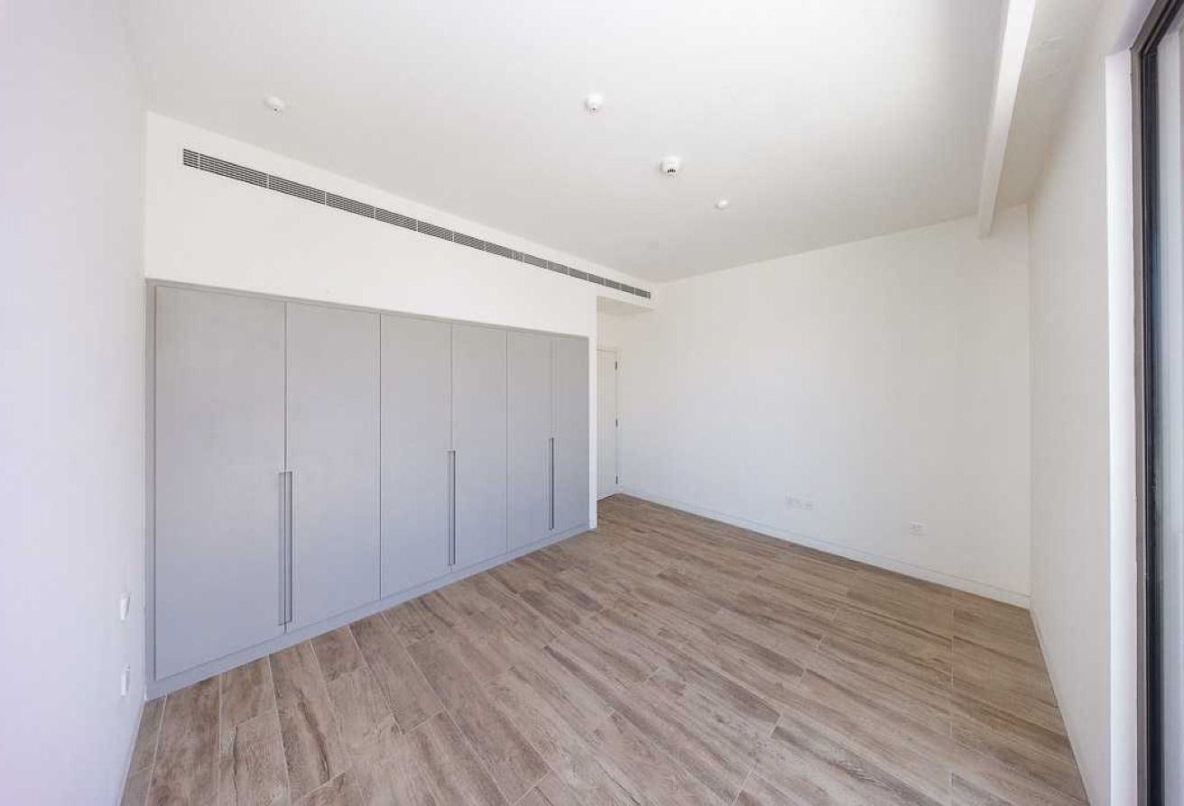 4 bedroom villa in Nad Al Sheba Gardens 2, Nad Al Sheba: 11