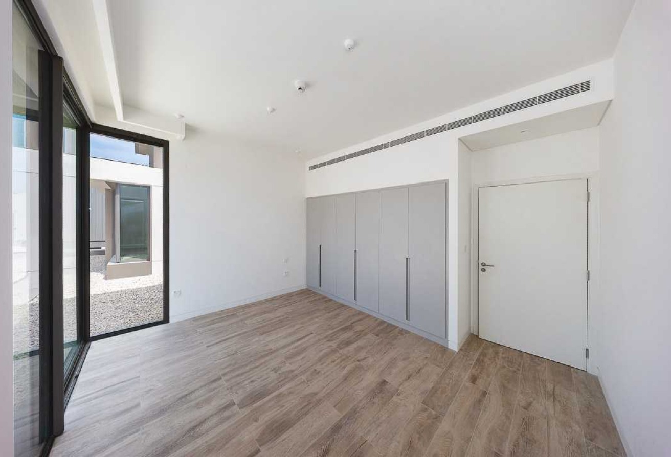 4 bedroom villa in Nad Al Sheba Gardens 2, Nad Al Sheba: 12
