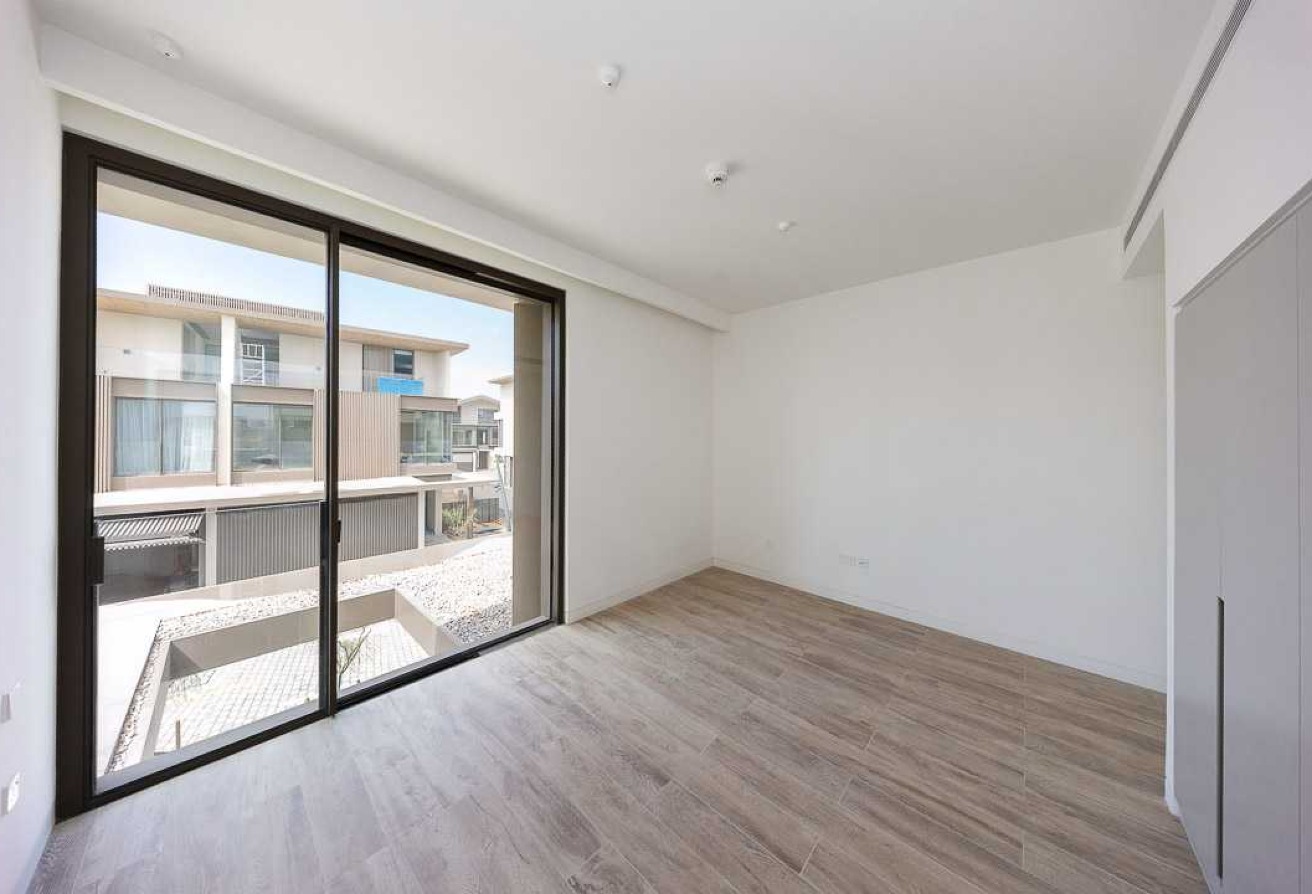 4 bedroom villa in Nad Al Sheba Gardens 2, Nad Al Sheba: 14