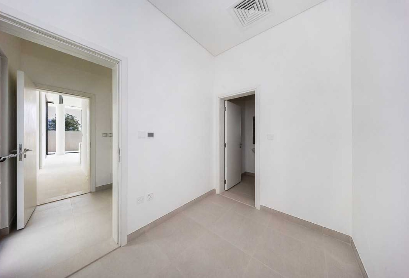 4 bedroom villa in Nad Al Sheba Gardens 2, Nad Al Sheba: 19