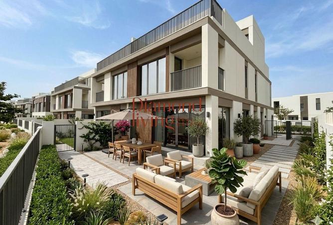 Single Row | Vacant Soon | Closed Kitchen