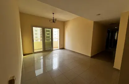 شقة - 2 غرف نوم - 2 حمامات للايجار في بناية أبو شغارة - أبو شغارة - الشارقة شقة - 2 غرف نوم - 2 حمامات للايجار في بناية أبو شغارة - أبو شغارة - الشارقة