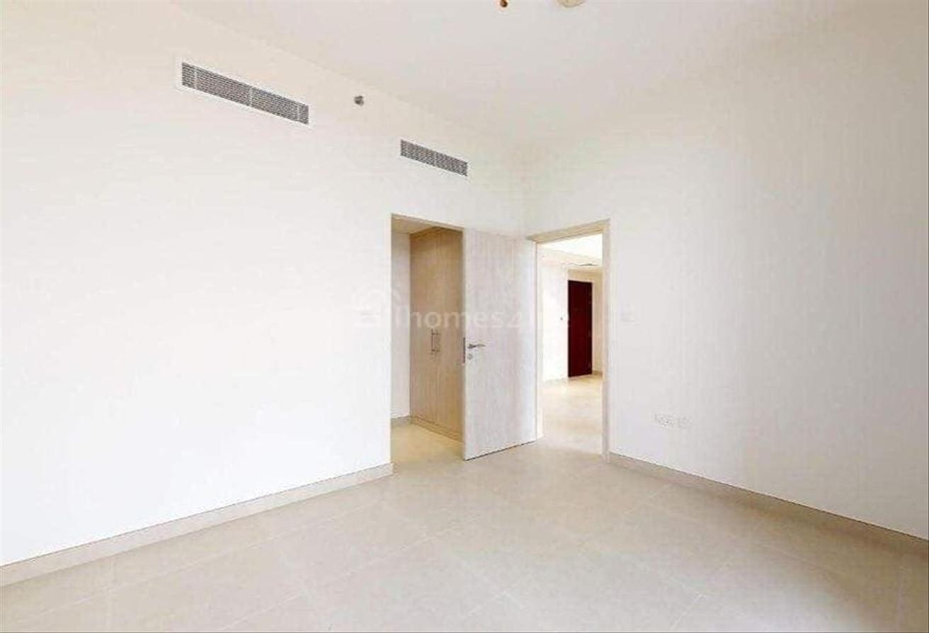 High Floor | Community View | Spacious photo 8