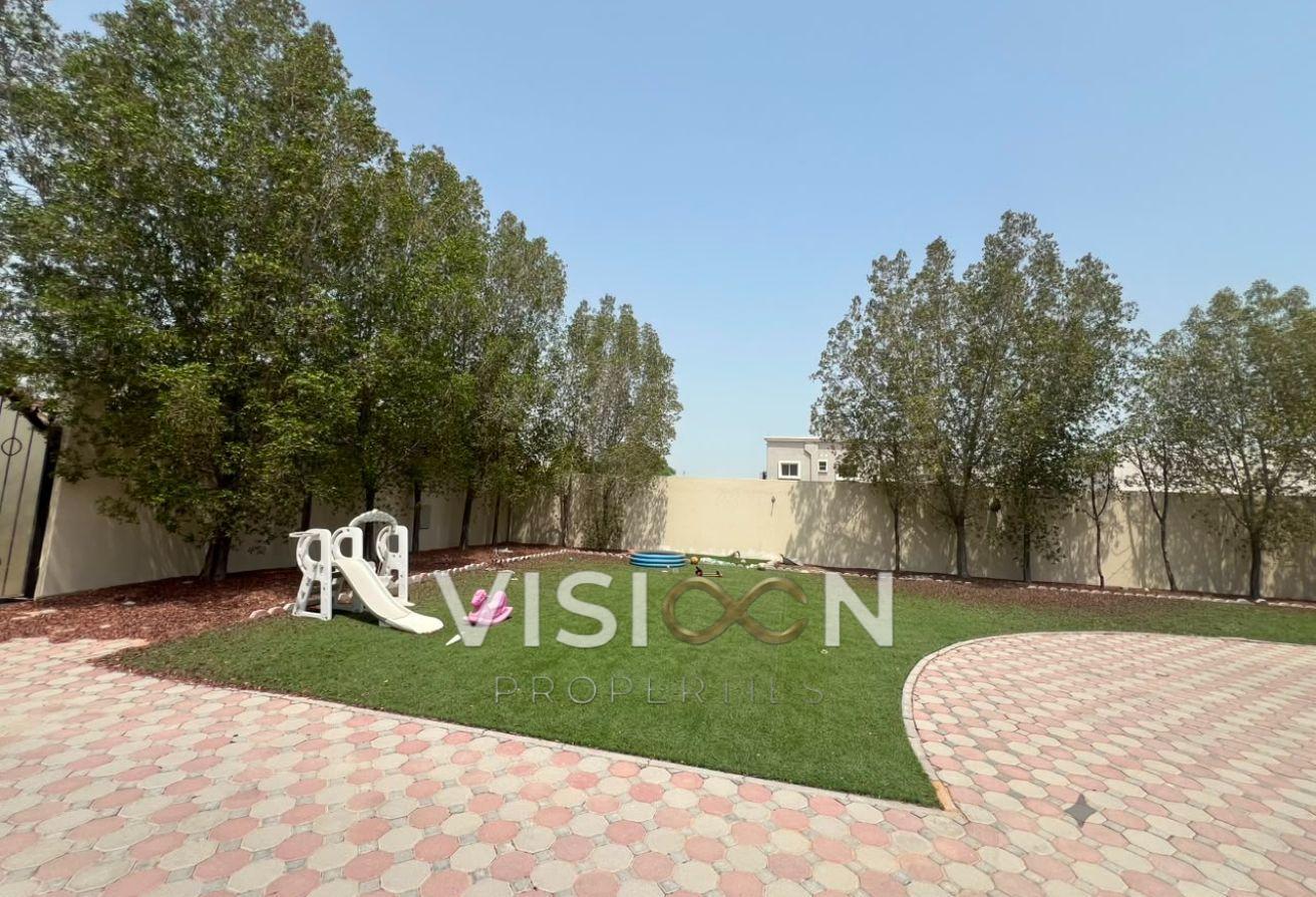 Modern 4BR Villa | Prime Al Barsha 3 photo 11