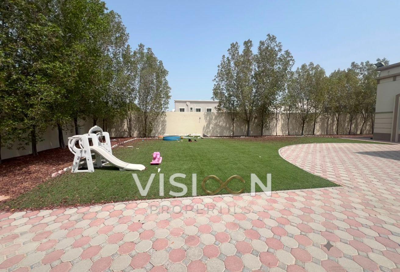 Modern 4BR Villa | Prime Al Barsha 3 photo 17