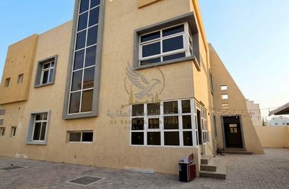 Villa - 4 - 6 for rent in Al Jazzat - Al Riqqa - Sharjah