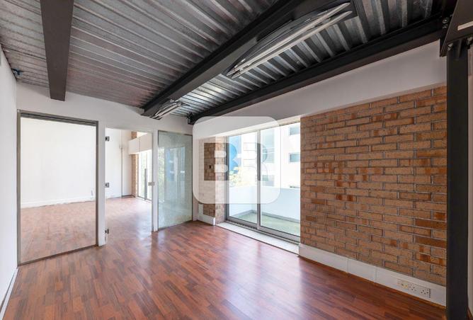 76987702 - Property Image 3