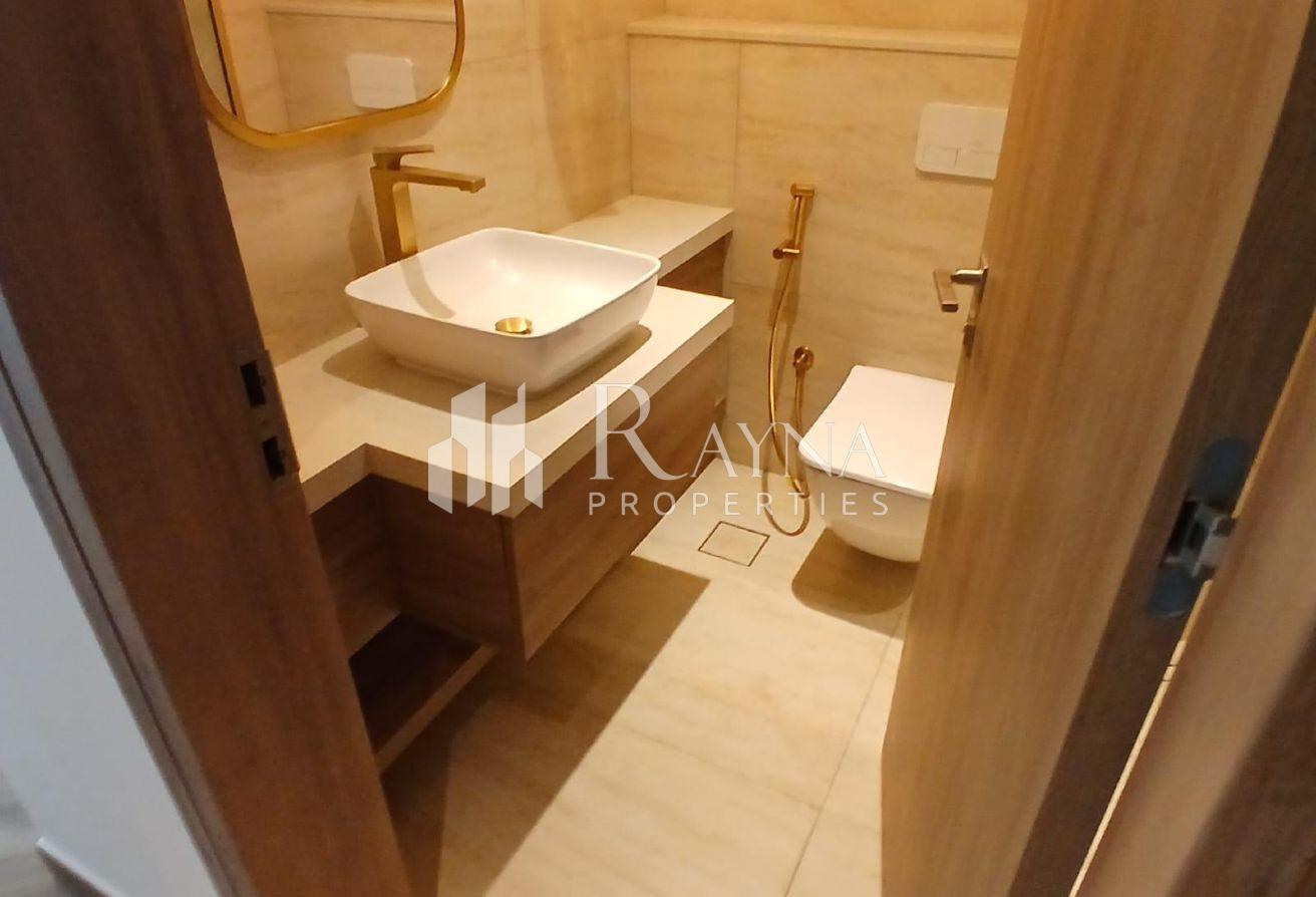 Stunning Brand New Apartment | Spacious Layout photo 11