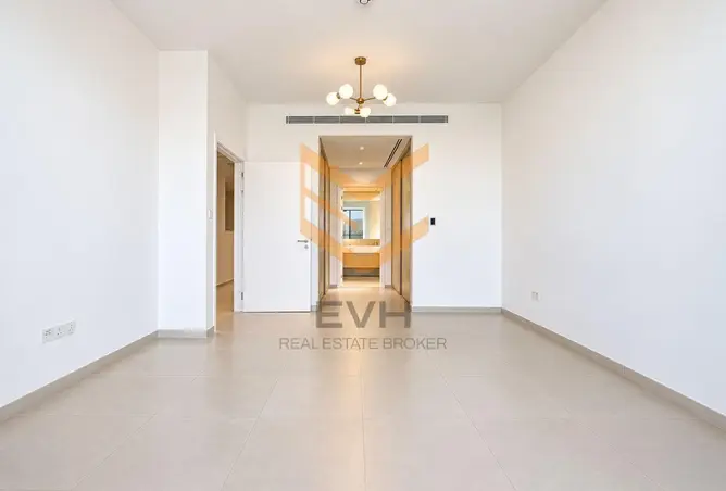 156932109 - Property Image 3