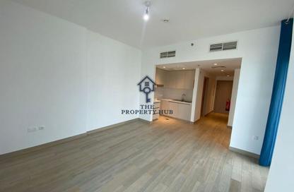Apartment - Studio - 1 Bathroom for rent in Waters Edge - Yas Island - Abu Dhabi