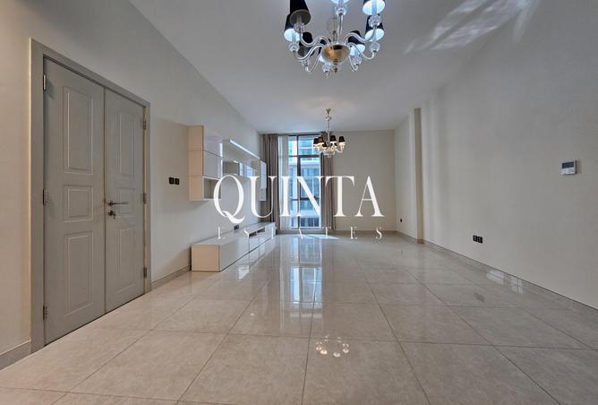 Best Price | Unfurnished | Vacant | Up to 12 Chqs photo 2