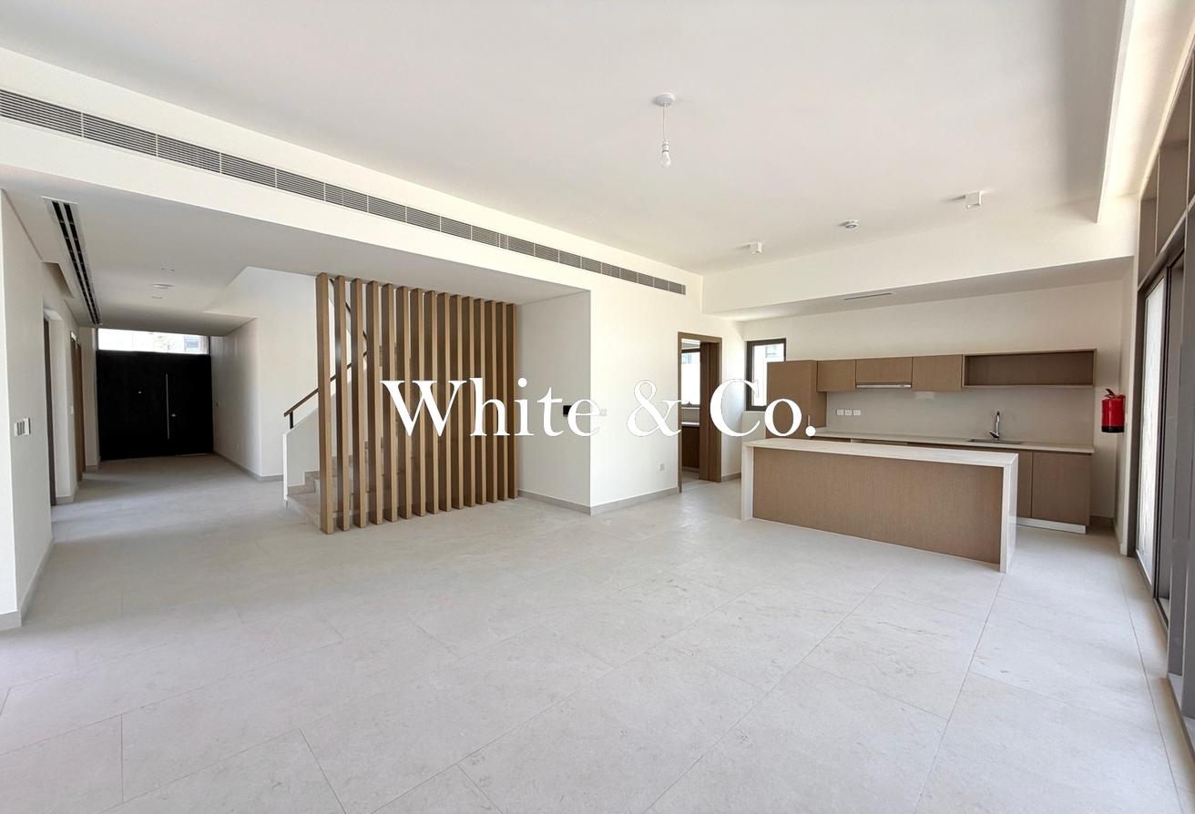 Biggest Plot | Corner Unit | Private Pool photo 4