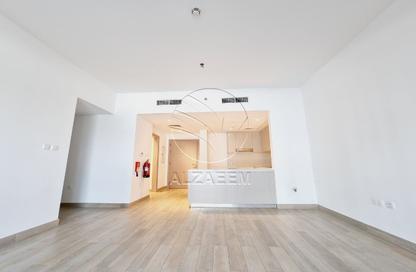 Apartment - 2 - 2 for rent in Waters Edge - Yas Island - Abu Dhabi